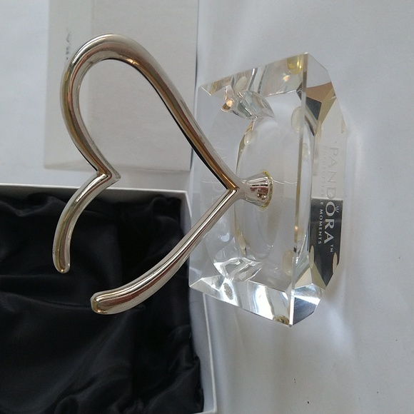 Limited Edition Pandora Unforgettable Moments Crystal Heart Jewelry Stand Holder - Picture 4 of 4
